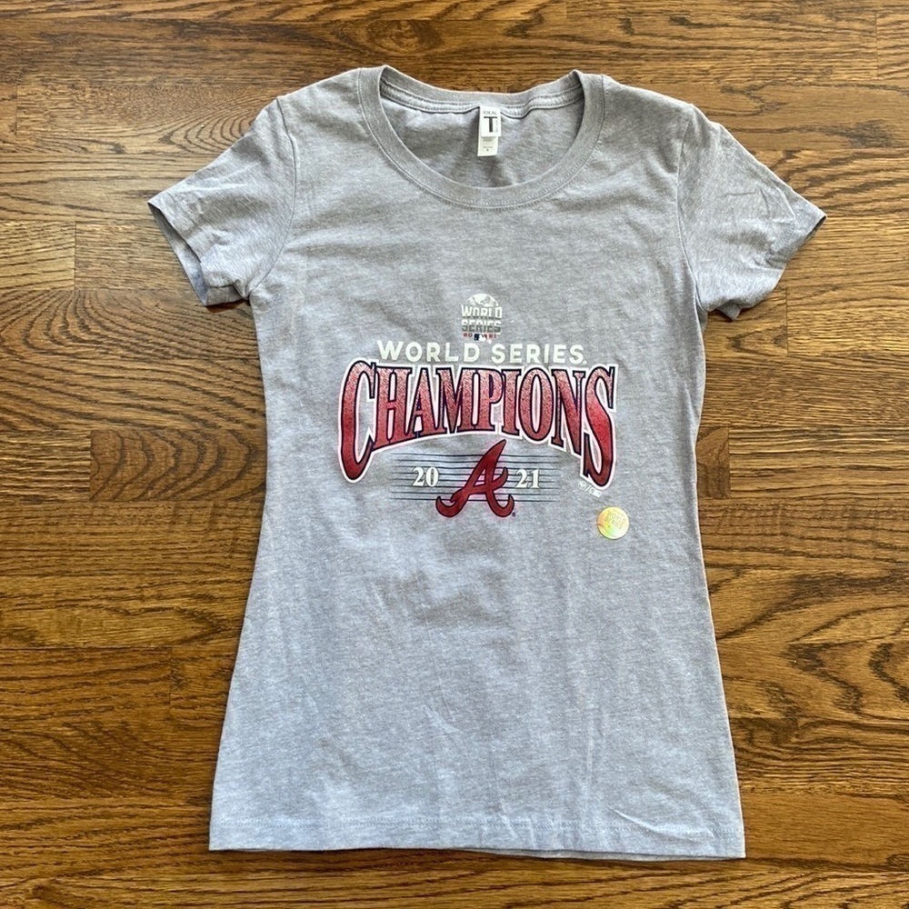WOMEN’S Atlanta Braves‎ World Series Tshirt - Small